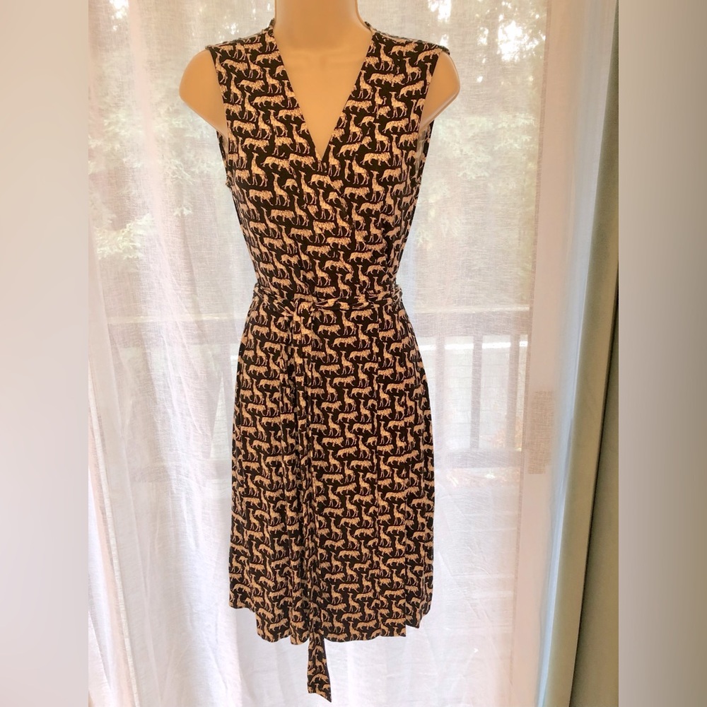 Absolutely perfect DVF wrap in size 4